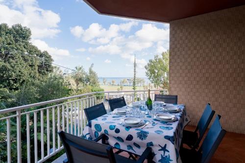 GuestHost Sanremo Seaside Dream Roomy Vacation Apartment — 4-Star Luxury Hotel in San Remo, Italy