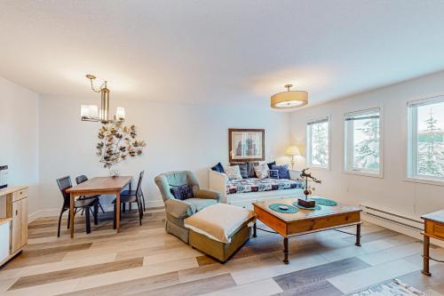 SnowCrest Village Unit 5B - carbon neutral hotel in Unknown City