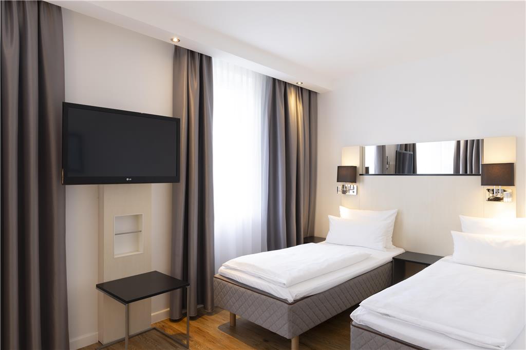 Scandic Berlin Kurf rstendamm Superior room twin