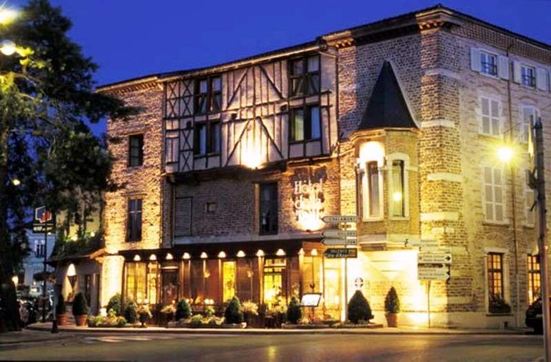 Hôtel de la Tour — hotel in Chatillon-Sur-Chalaronne