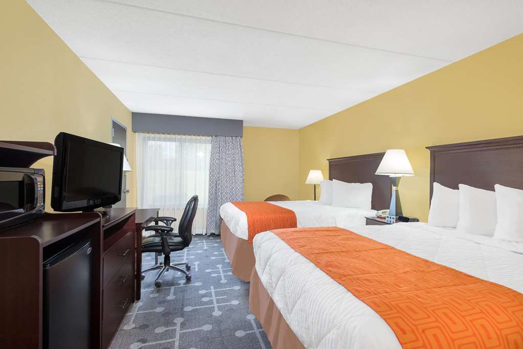 Howard Johnson by Wyndham Saugerties - photo 10