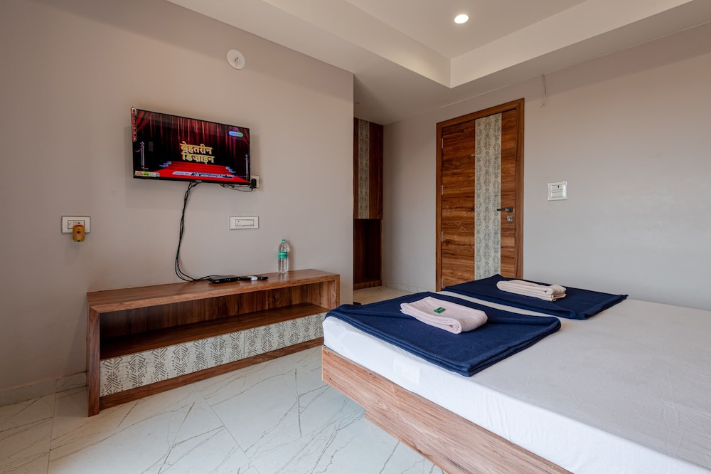 Hotel Aaradhya Crown — Unknown City — photo 4
