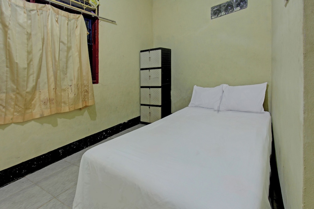Hotel O Penginapan 3 Bersaudara Near Pasar Sengkol — hotel in Janapria