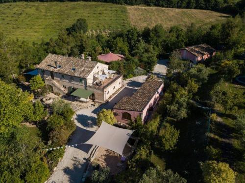 Tenuta Meraviglia Esclusiva con grande giardino piscina e vista ideale per gruppi e matrimoni — hotel in Fermo