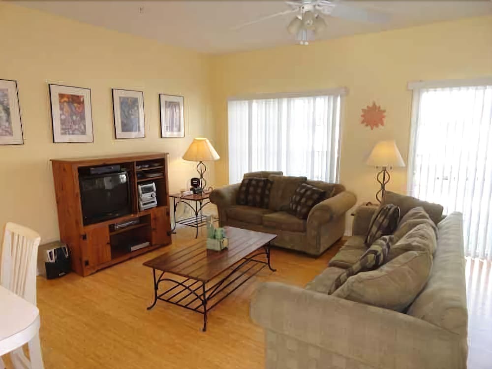 Bermuda Bay 1415 - featured photo