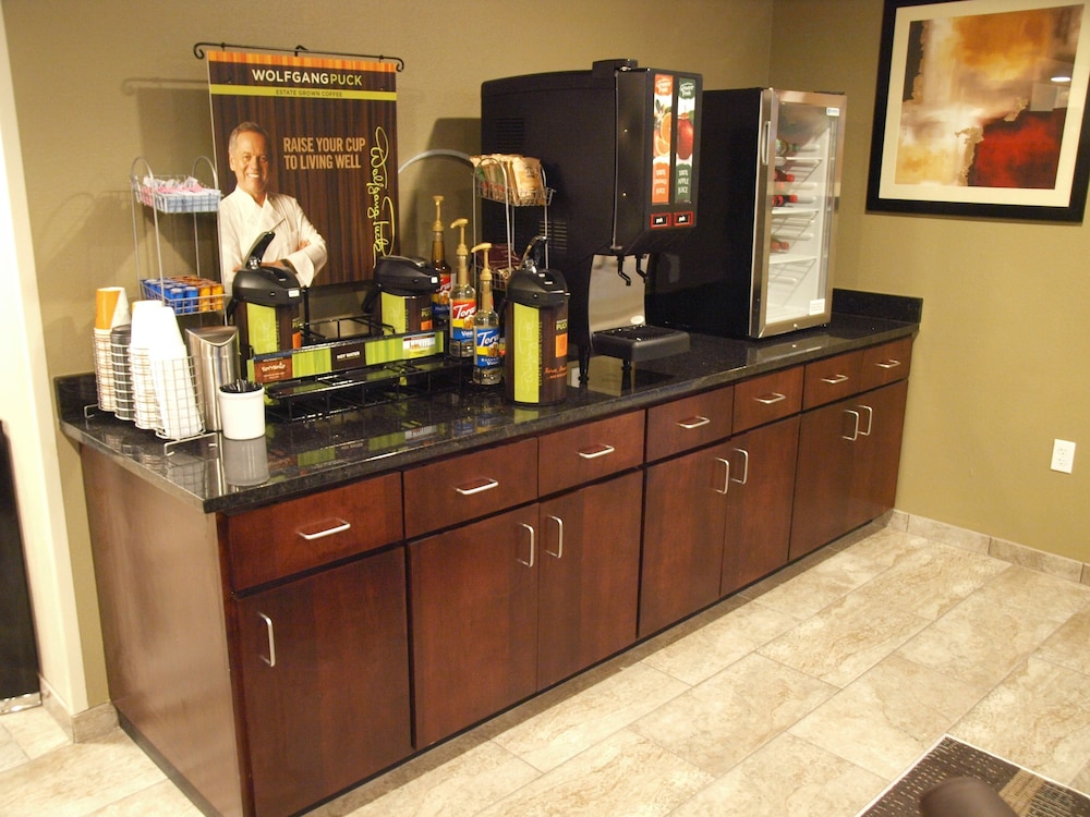 Cobblestone Inn & Suites Vinton - photo 51
