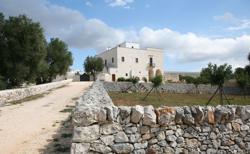 Masseria Montecchie — 4-Star Luxury Hotel in Ceglie Messapica, Italy