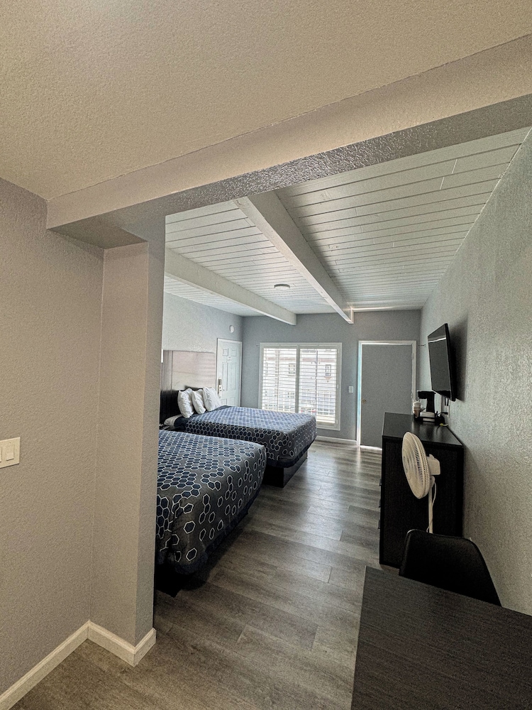 Sea Garden Inn - photo 22
