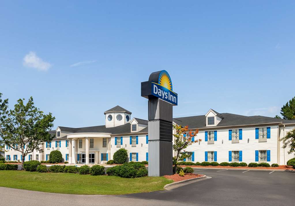 Days Inn by Wyndham Shallotte - photo 3