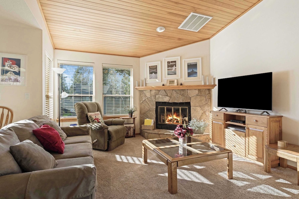 Fairway Village 8 - last minute hotel in Bend