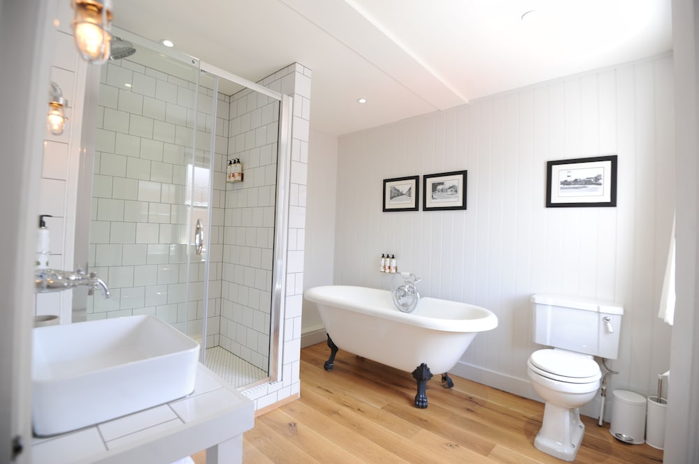 Bel & The Dragon Kingsclere in Newbury, United Kingdom