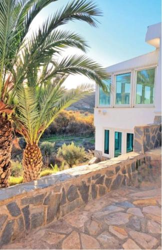 Swallows Nest - carbon neutral hotel in Fines