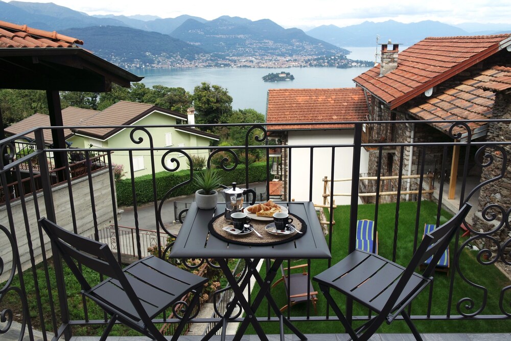 Cà di Cambret with lake View — 4-Star Luxury Hotel in Stresa, Italy