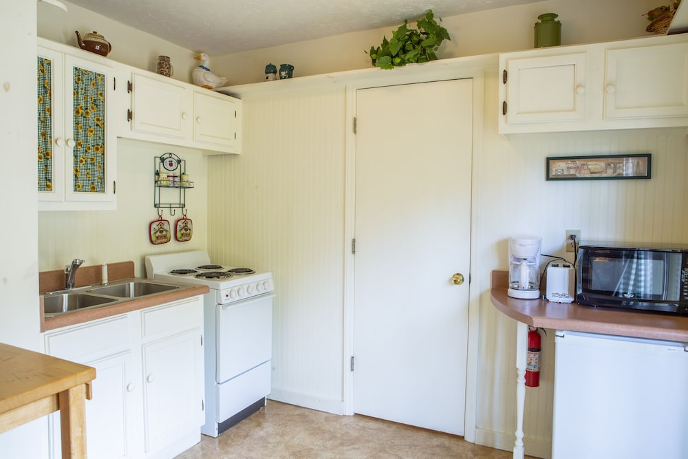 The Chimney Rock Inn & Cottages - photo 31