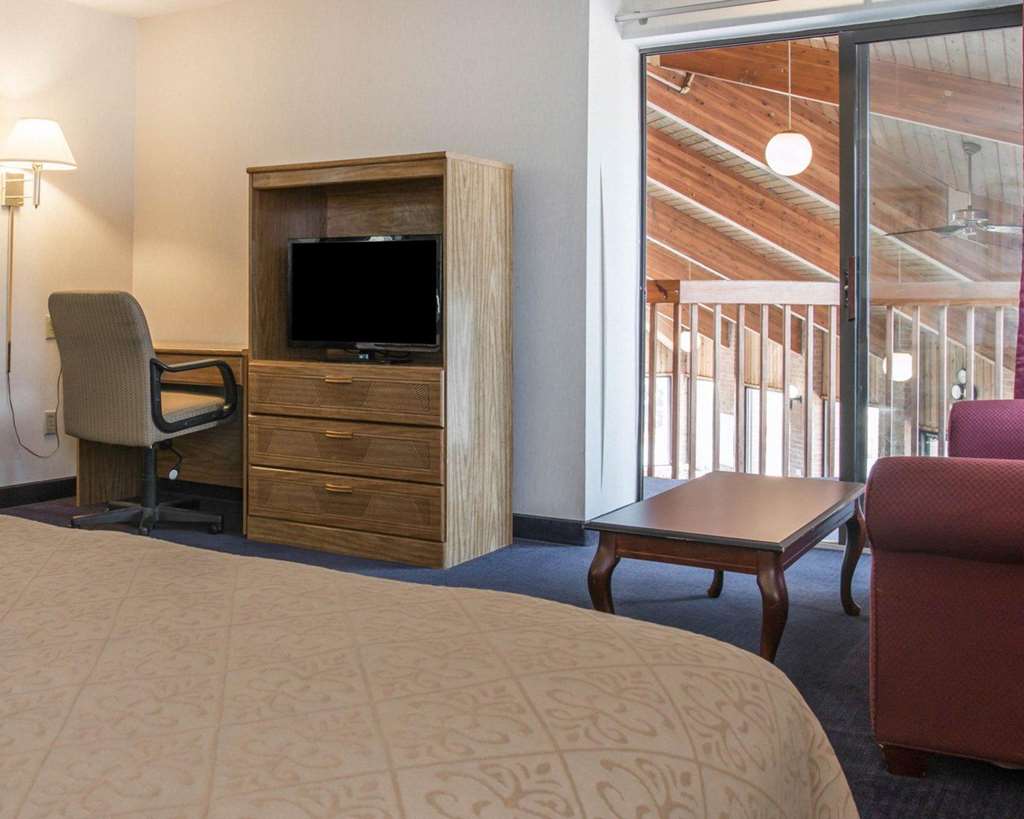 Quality Inn Hudsonville South - photo 19
