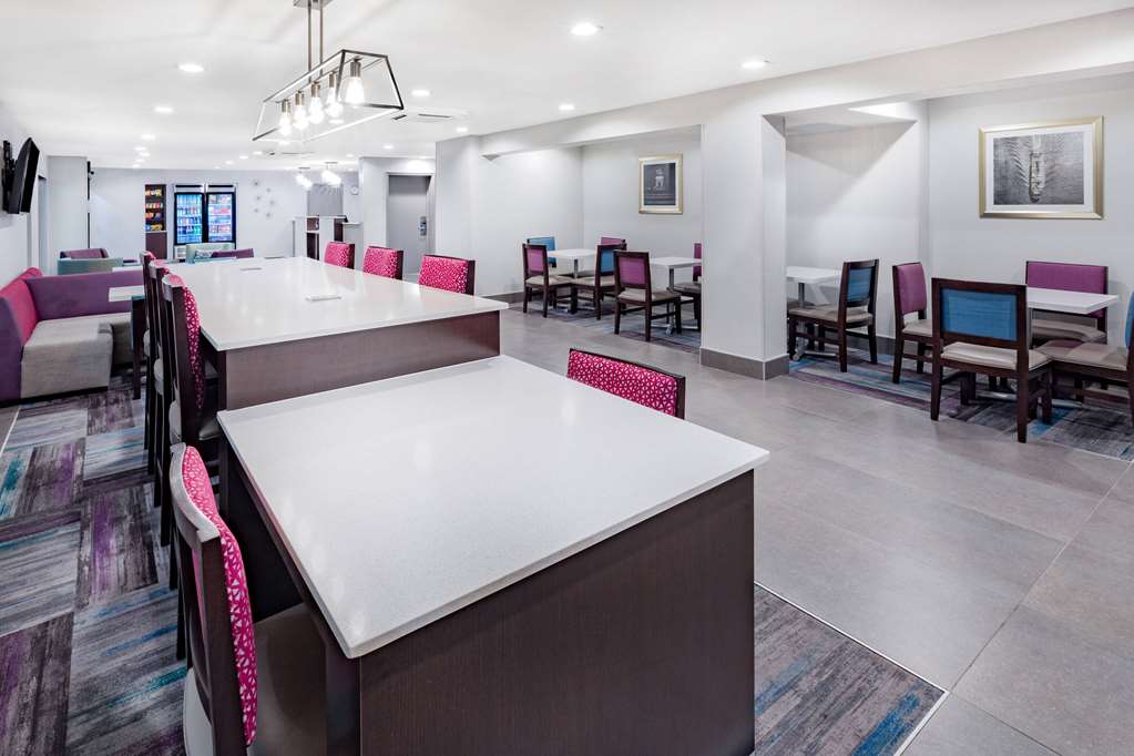 La Quinta Inn & Suites by Wyndham Houston Southwest - photo 24