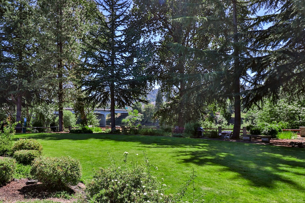 Riverfront Inn Roseburg - photo 45