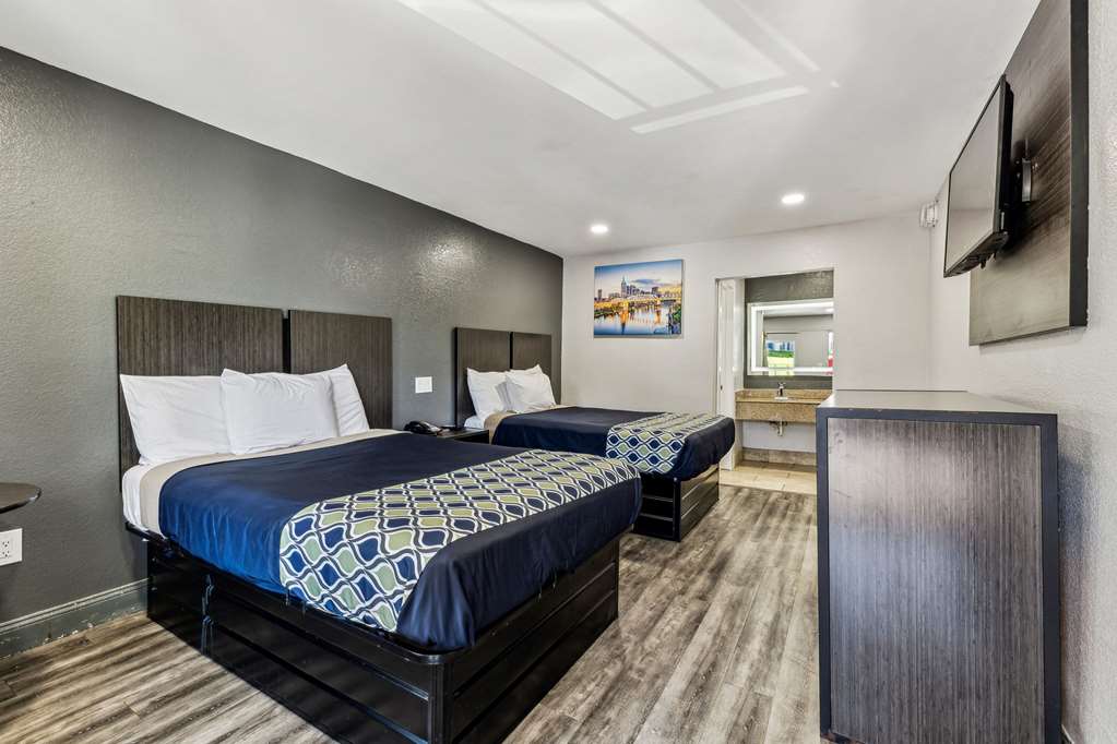 Knights Inn Antioch - photo 8