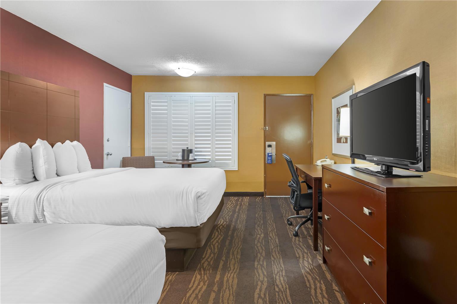 Best Western Plus Stovall's Inn - photo 33