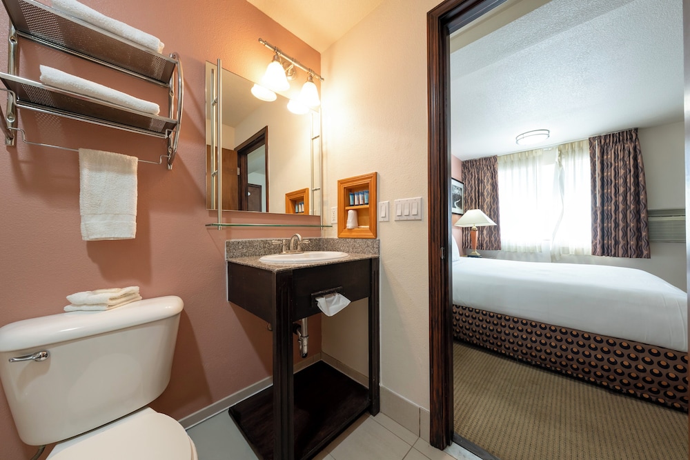 District Hotel by OYO Portland Convention Center - photo 17