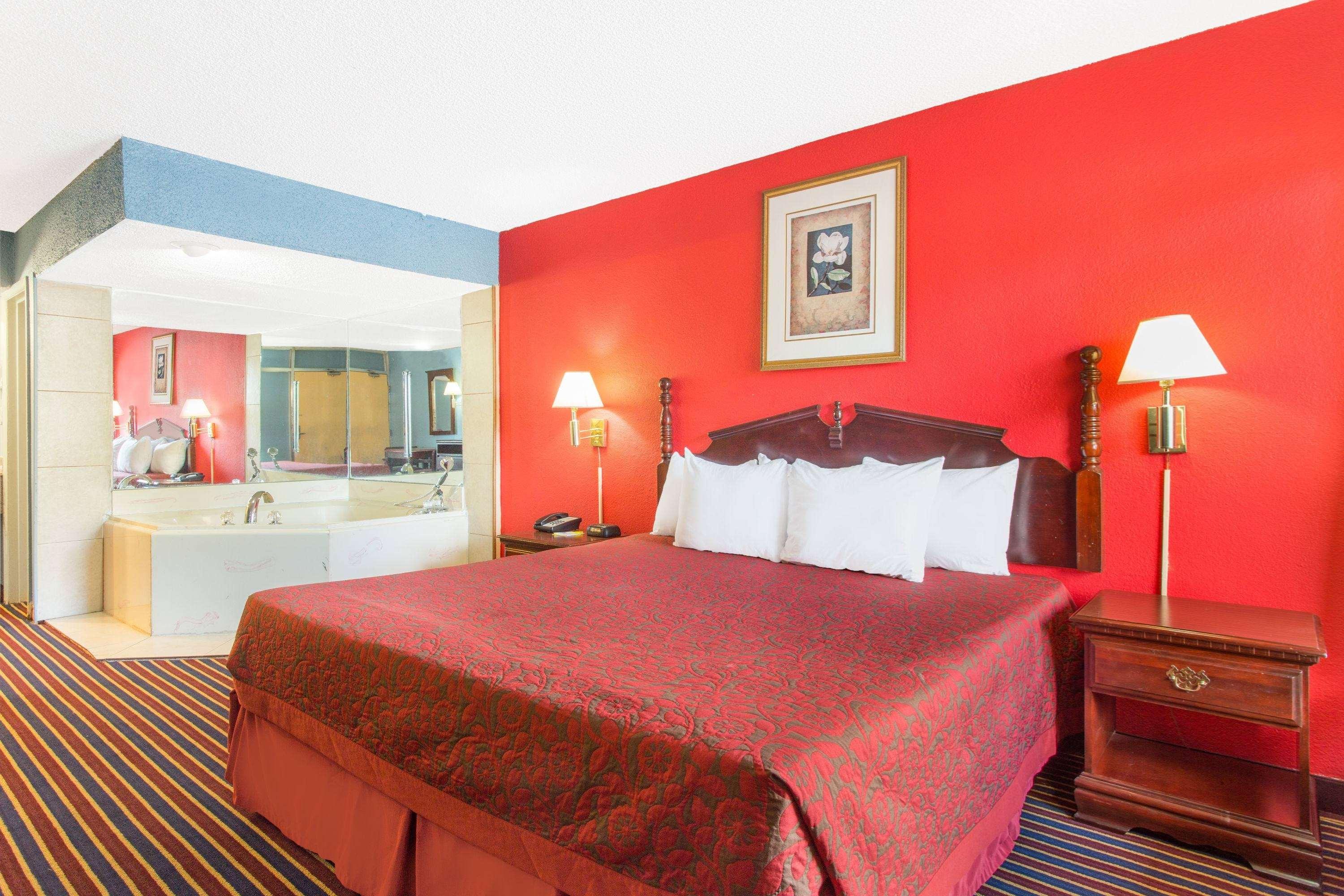 Days Inn by Wyndham Albany - photo 16