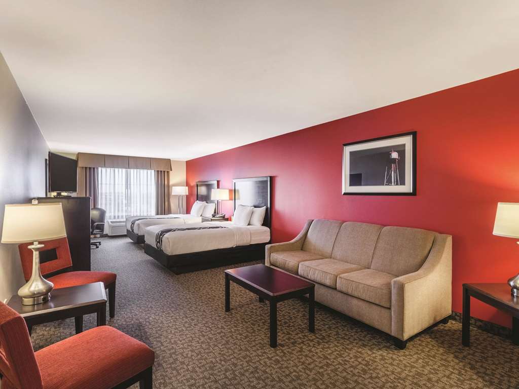 La Quinta Inn & Suites by Wyndham Fargo Medical Center - photo 22