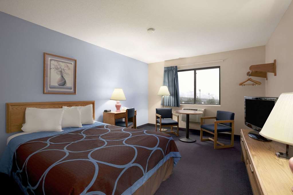 Super 8 by Wyndham Cromwell Middletown - photo 19