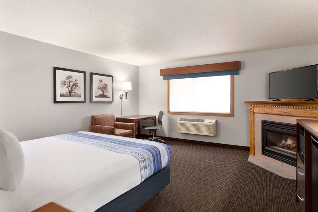 AmericInn by Wyndham Sauk Centre - photo 16