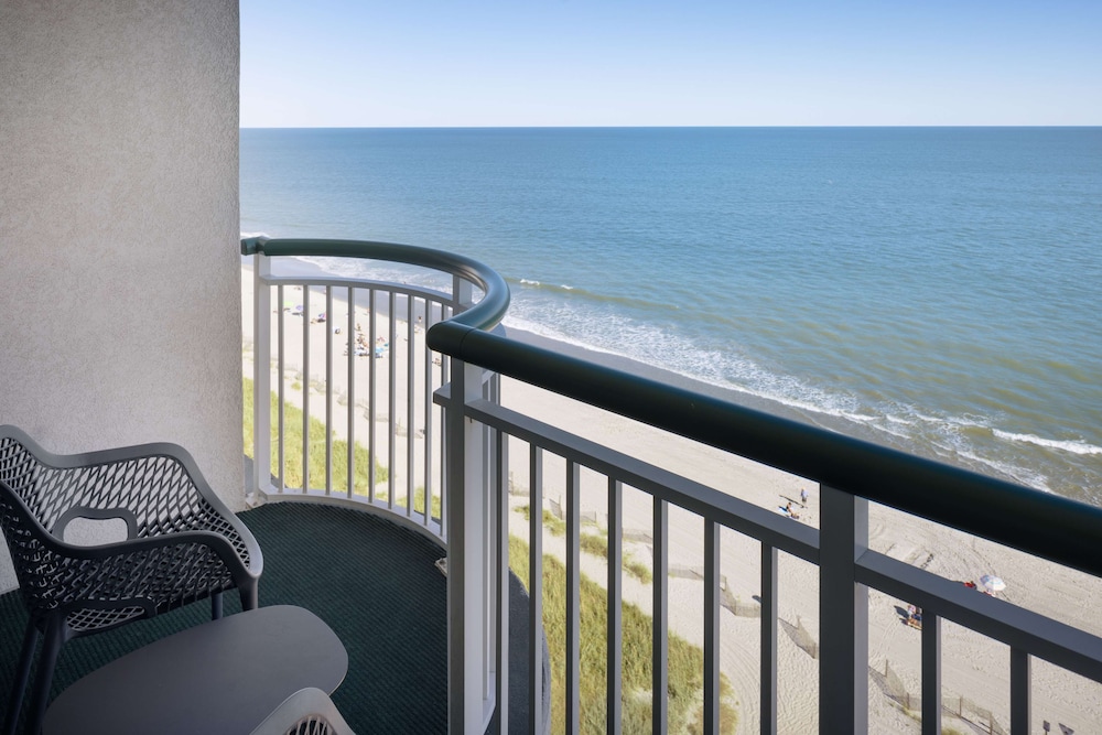 Hampton Inn & Suites Myrtle Beach Oceanfront - photo 39