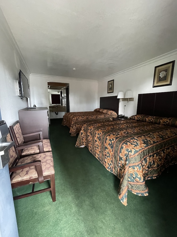 Chino Motel - photo 21