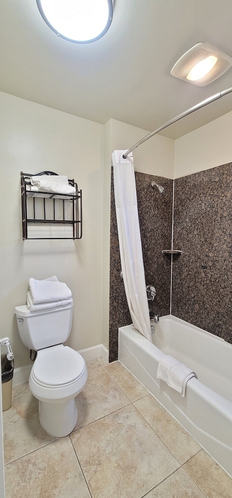 Pismo Beachwalker Inn & Suites - photo 47