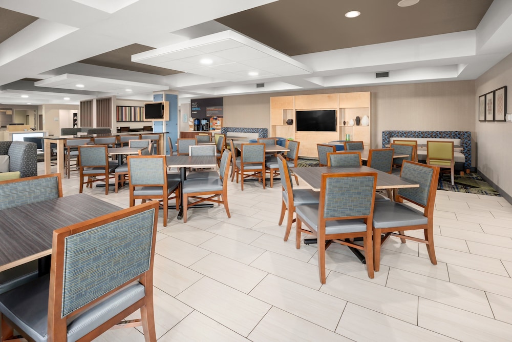 Holiday Inn Express & Suites Marysville by IHG - photo 28