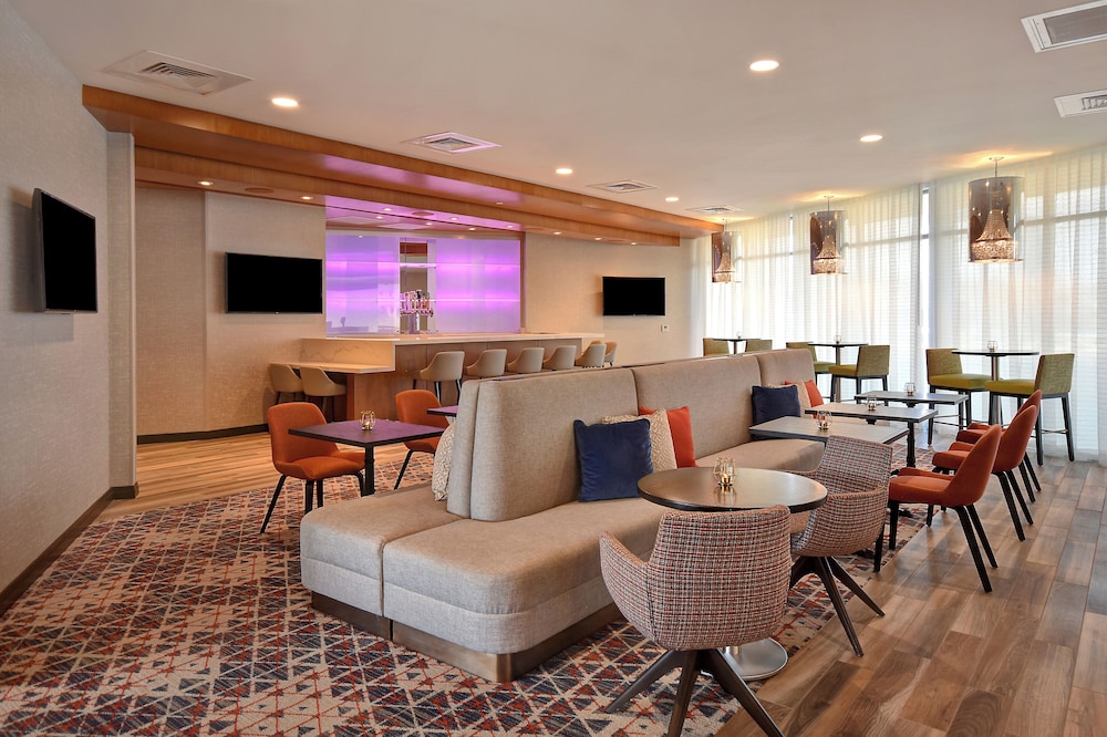 Hampton Inn & Suites Las Vegas Convention Center No Resort Fee - photo 17
