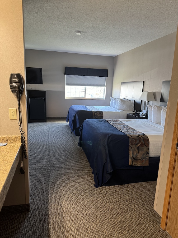 Garner Inn & Suites - photo 5