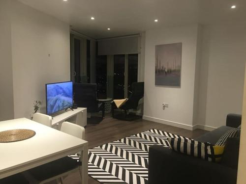 Grand Serviced Apartment — 4-Star Luxury Hotel in Croydon, United Kingdom