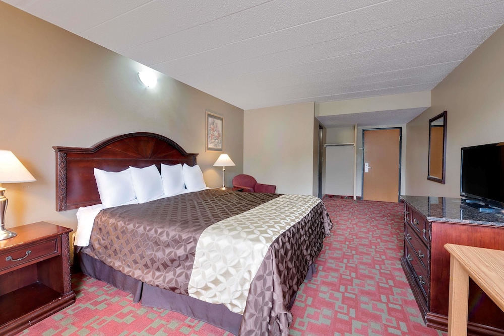 Travelodge Grand Forks - photo 17