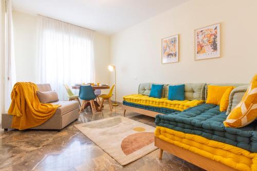 GuestHost Casa Giuliana splendido trilocale — 4-Star Luxury Hotel in Milan, Italy