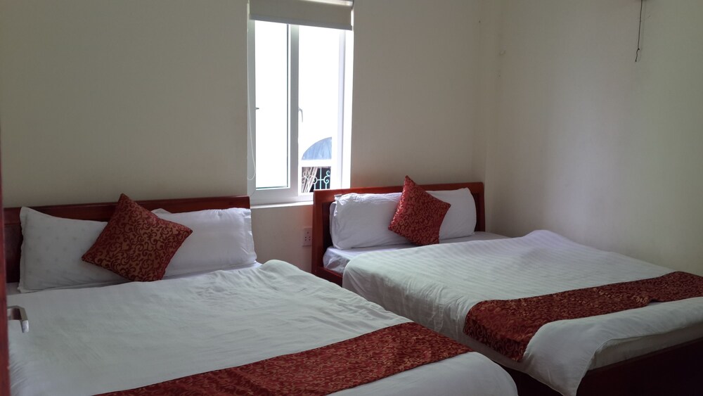 Sunshine Hotel - carbon neutral hotel in Kwang Binh