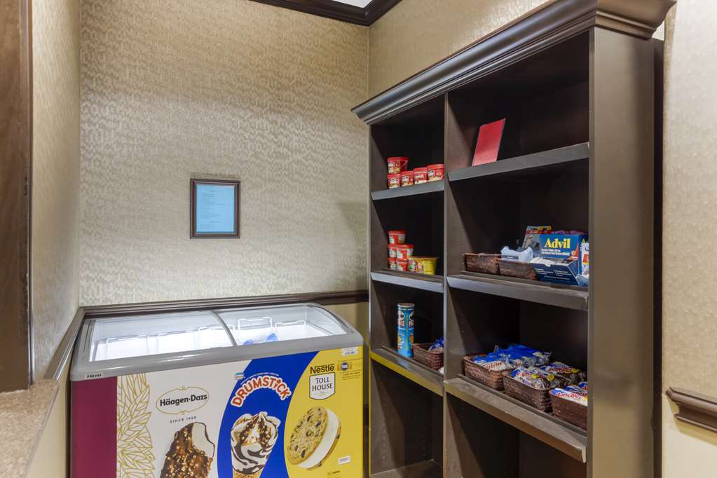 Best Western Plus Classic Inn & Suites - photo 30