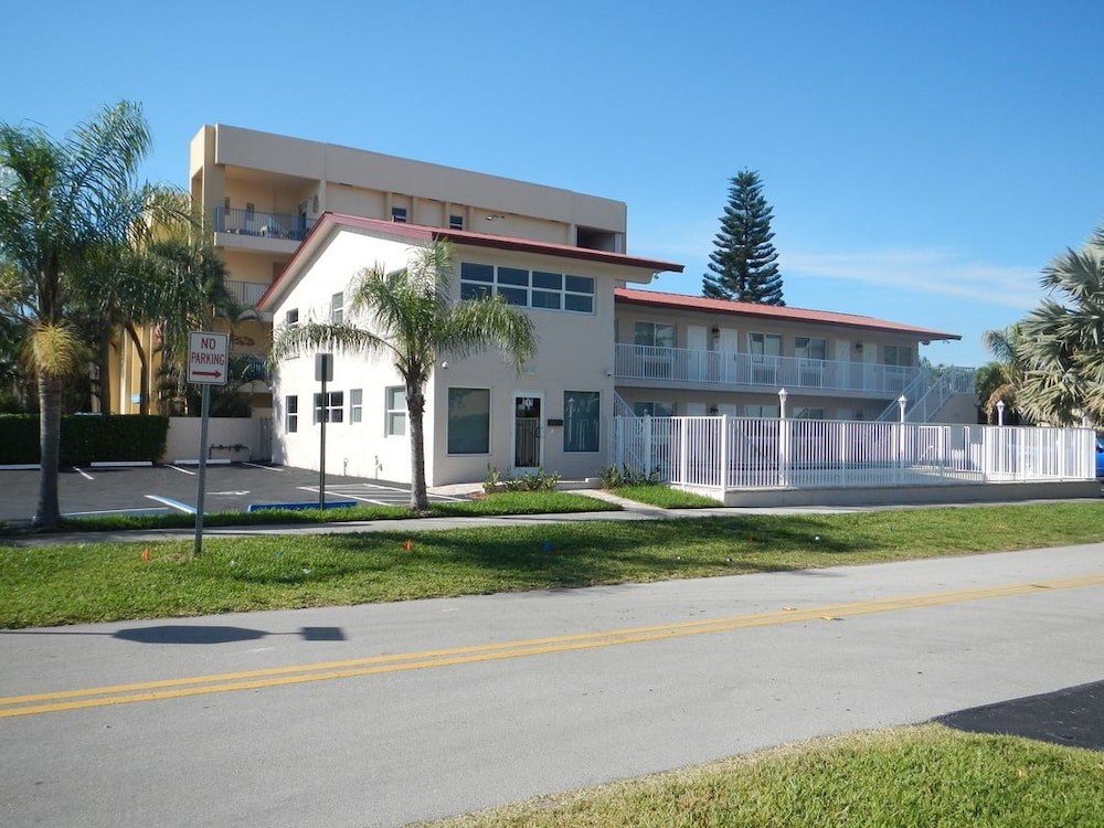 Atlantique Beach House Hotel — hotel in Deerfield Beach