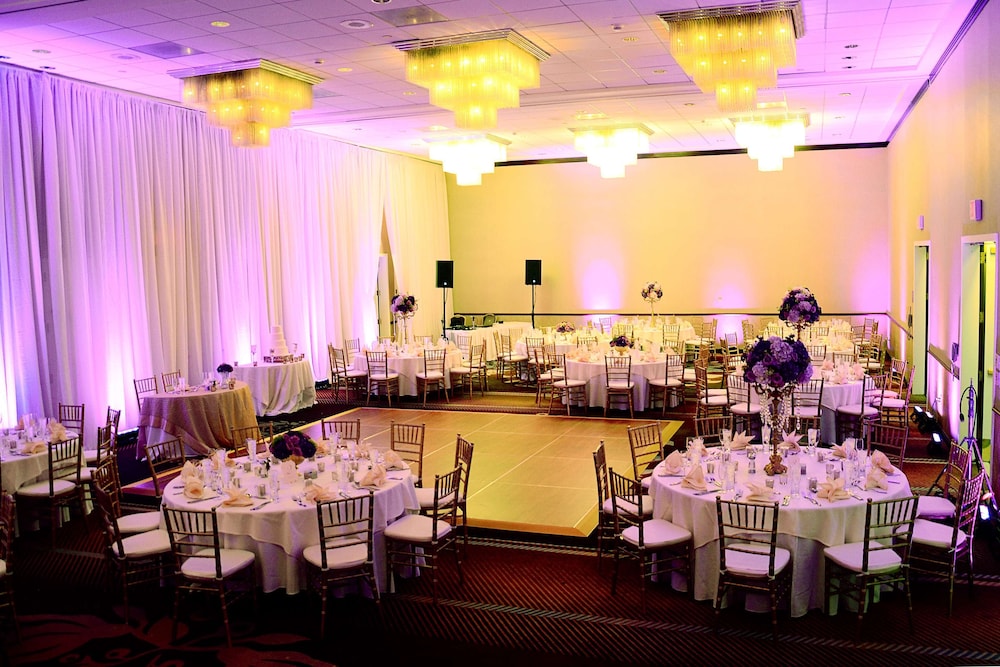Embassy Suites by Hilton Alexandria Old Town - photo 40