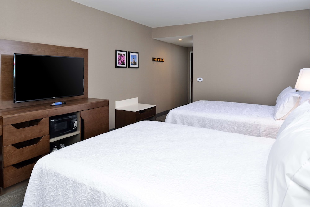Hampton Inn & Suites Adrian - photo 12