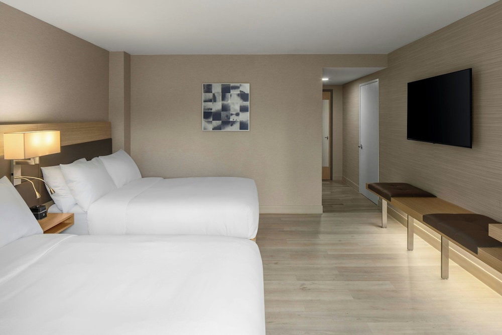 AC Hotel by Marriott Portland Lake Oswego - photo 26