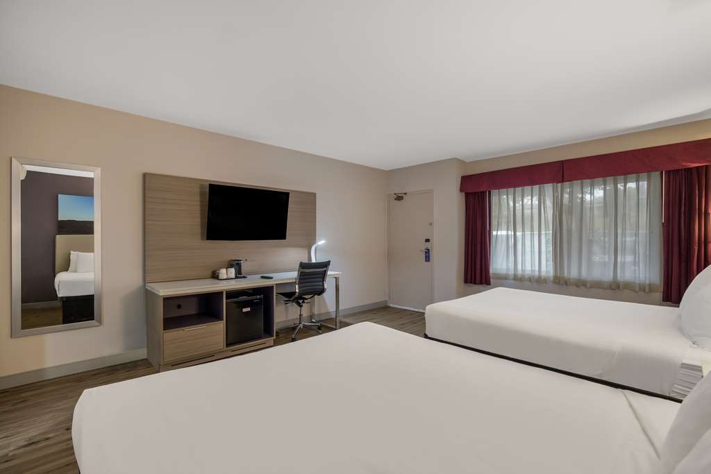 Best Western Diamond Bar Hotel & Suites - photo 21