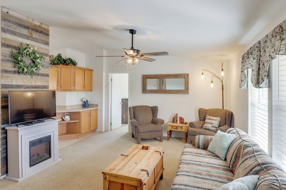 Family Show Low Getaway 7 Mi to Town in Show Low, United States