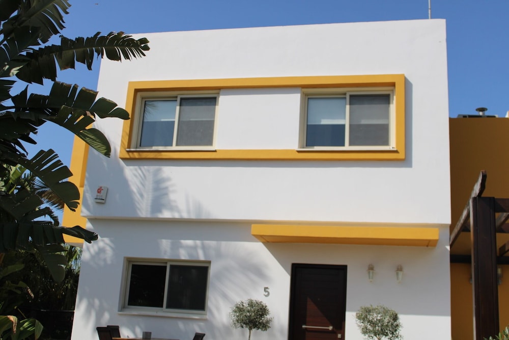 Immaculate 3 bed House in Pentakomo