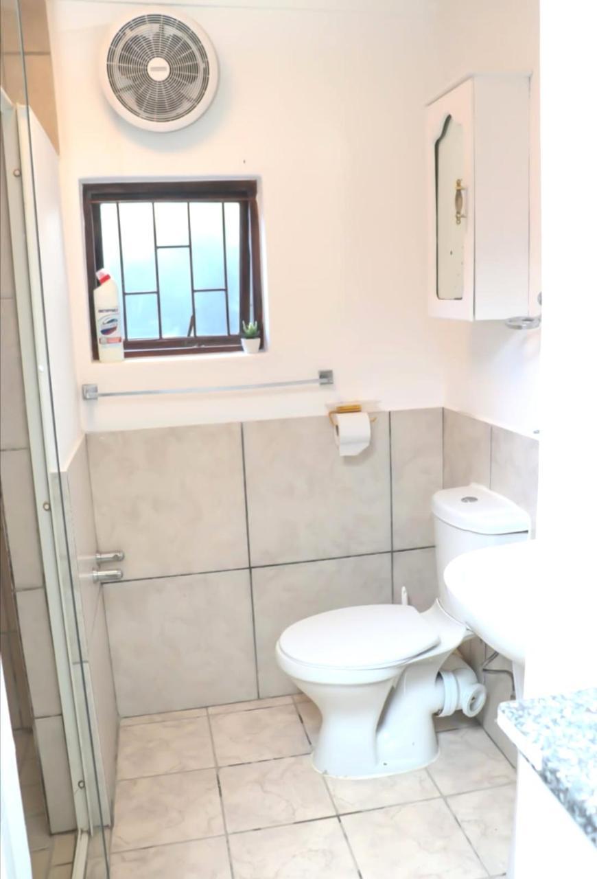 Optimum Stay Self Catering Accommodation Deluxe Room