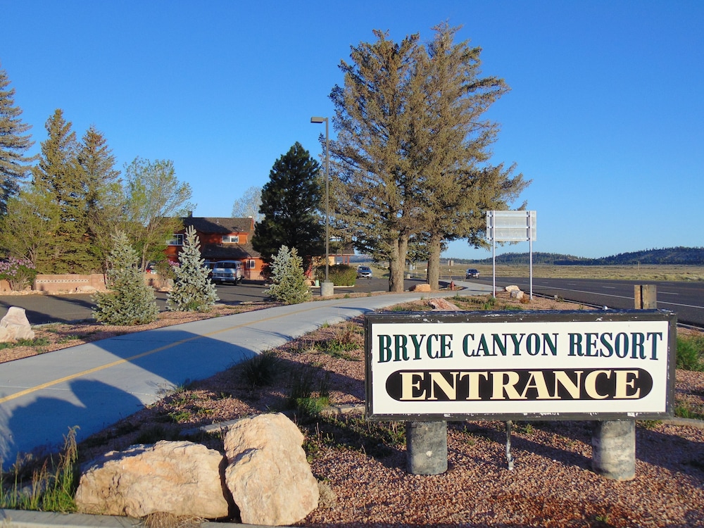 Bryce Canyon Resort - carbon neutral hotel in Hatch