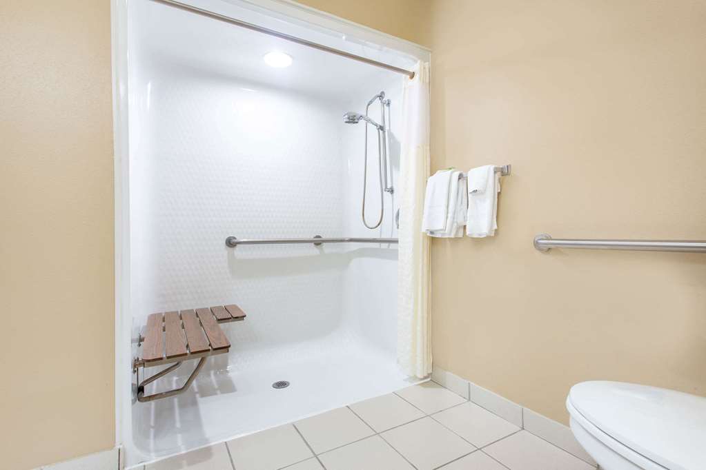 AmericInn by Wyndham Boscobel - photo 21