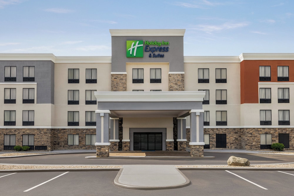 Holiday Inn Express and Suites Indianapolis W Airport Area by IHG in Indianapolis, United States